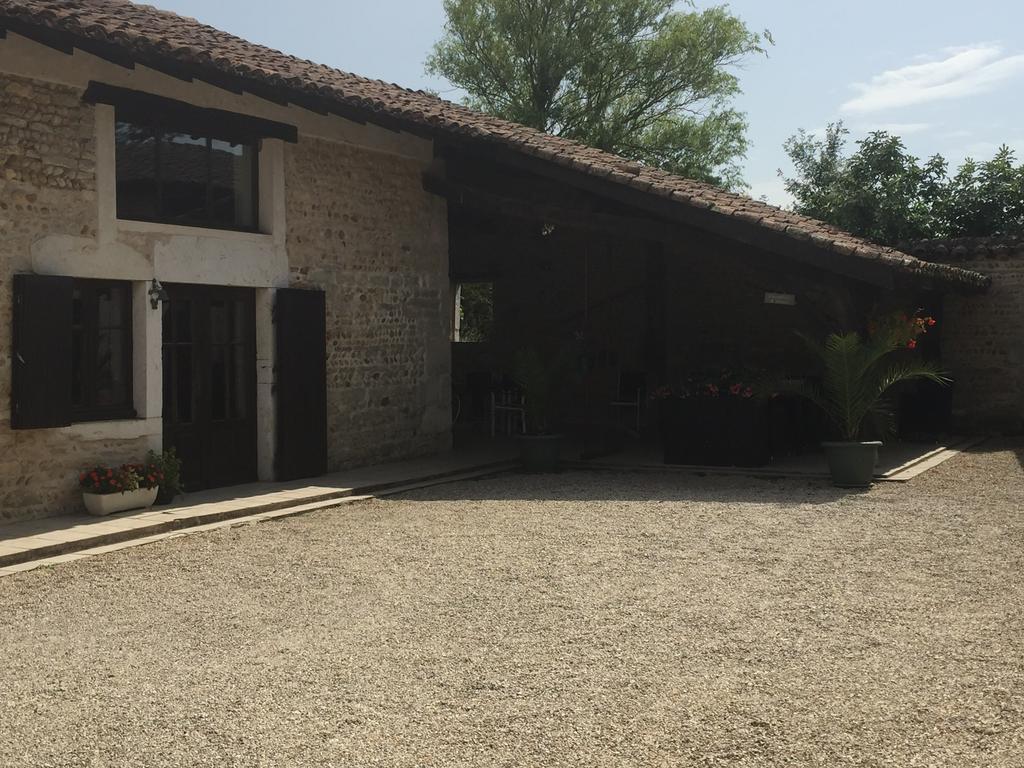 Le Moulin De Champagne Panzió Viriat Kültér fotó